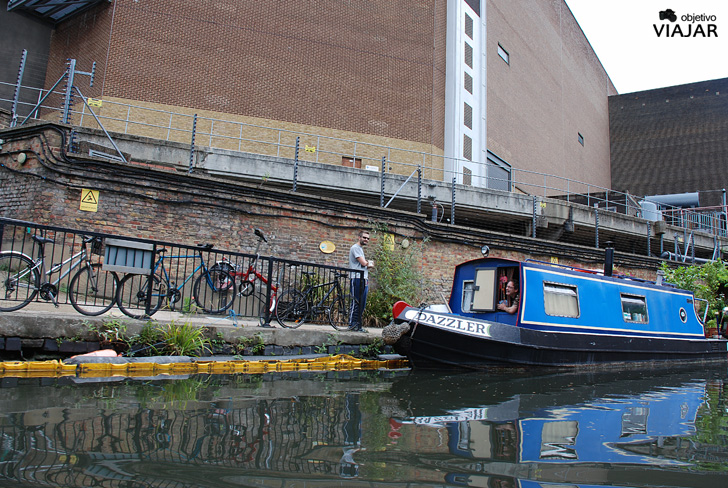 Narrowboat. Regent’s Canal