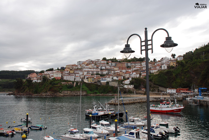 Lastres desde el puerto. Asturias