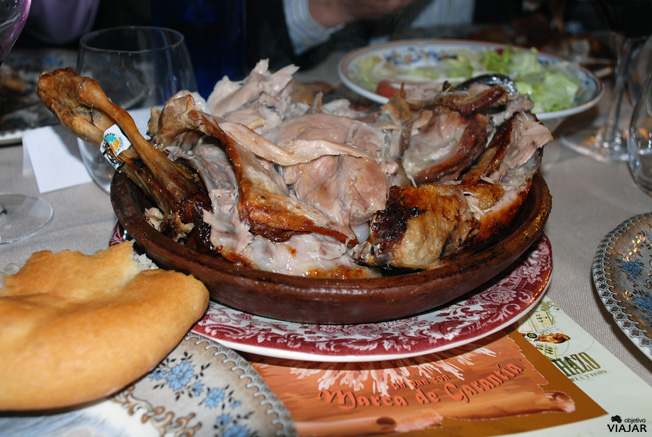 El cordero lechal que degustamos en la presentación de las XIII Jornadas del Lechazo Asado en Aranda de Duero. Asador La Tahona. Madrid