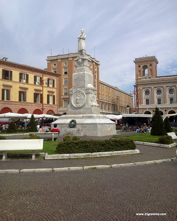 Plaza Aurelio Saffi, Forlì. Italia. Foto de Alessandra Catania
