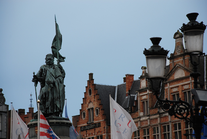 Estatuas de Jan Breydel y Pieter De Coninck en el Markt. Brujas