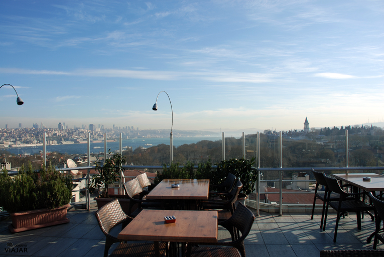 Terraza del hotel Adamar. Estambul