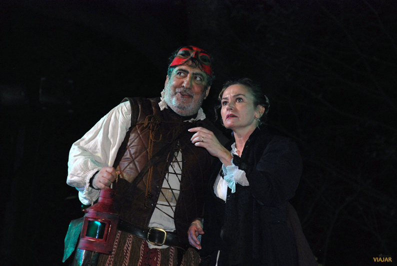 Javivi Gil Valle como Ciutti y Yolanda Arestegui como Brígida. Don Juan en Alcalá