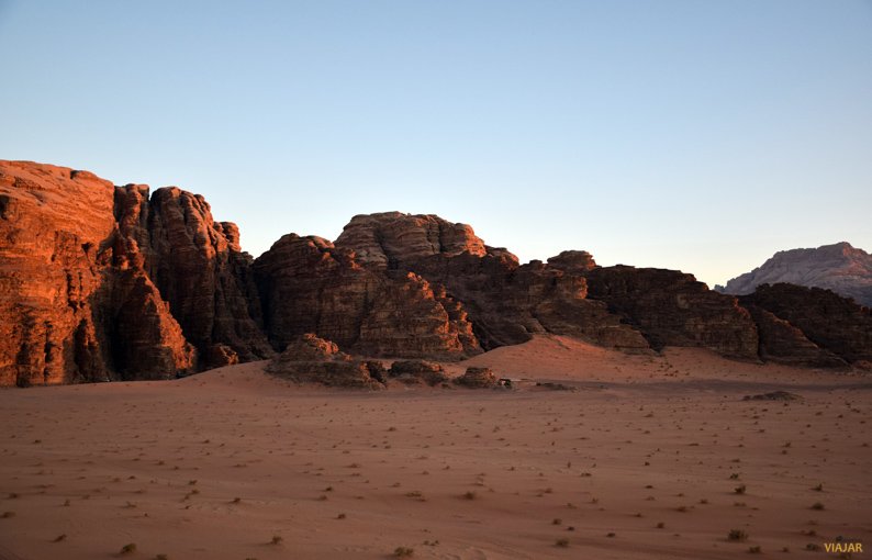 Wadi Rum al atardecer. Jordania