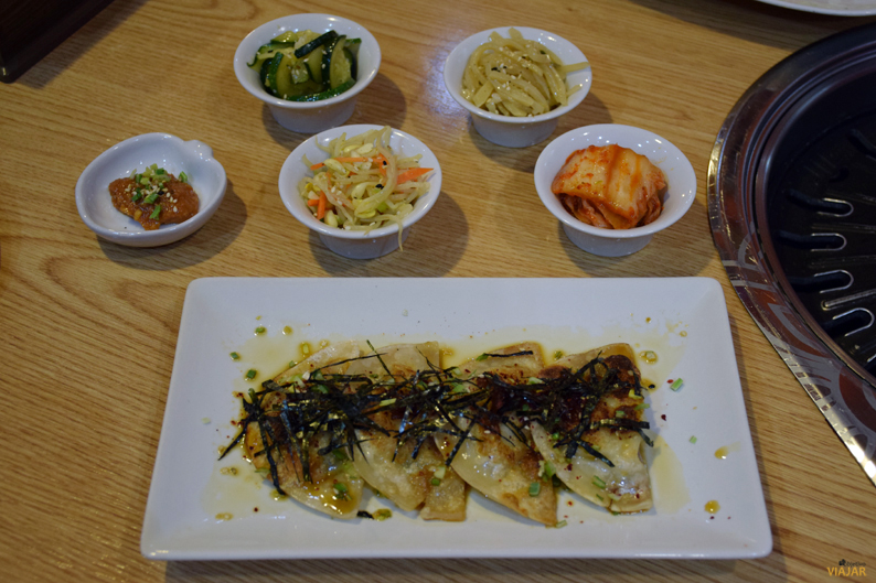 Aperitivos coreanos y gyozas. Restaurante Maru