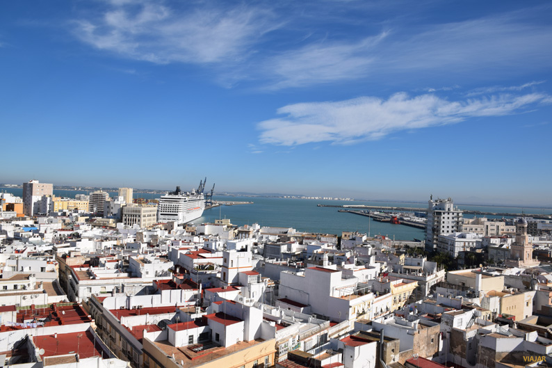 Skyline de Cádiz desde la Torre del Reloj de la Catedral
