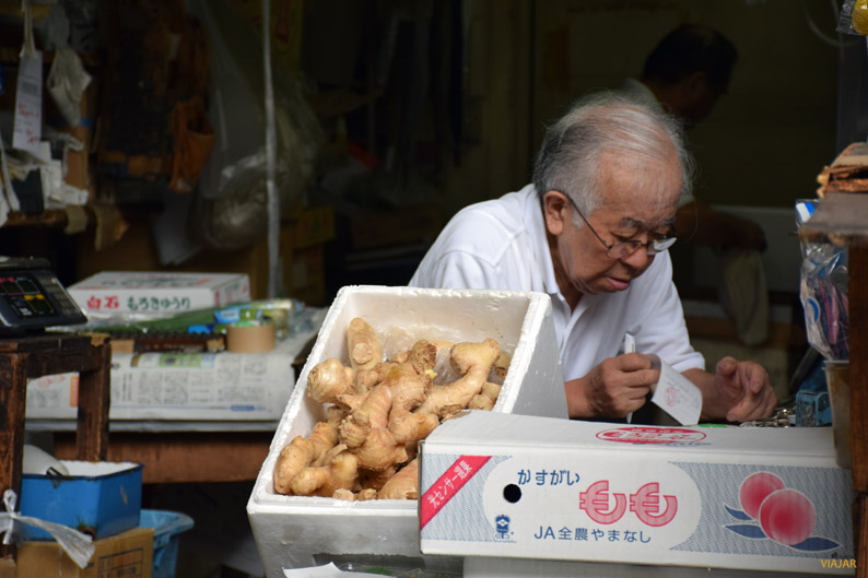Vendedor del mercado exterior de Tsukiji