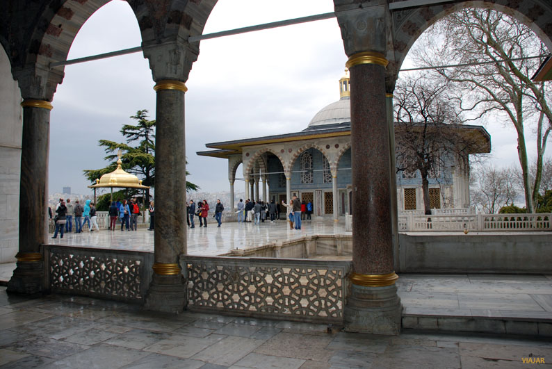Terraza y Quiosco de Bagdad. Palacio Topkapi. Sultanahmet. Estambul