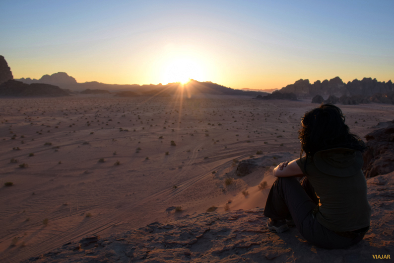 Puesta de sol en Wadi Rum. Jordania
