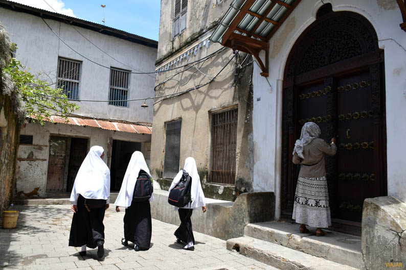 Puerta de madera. Stone Town. Zanzibar