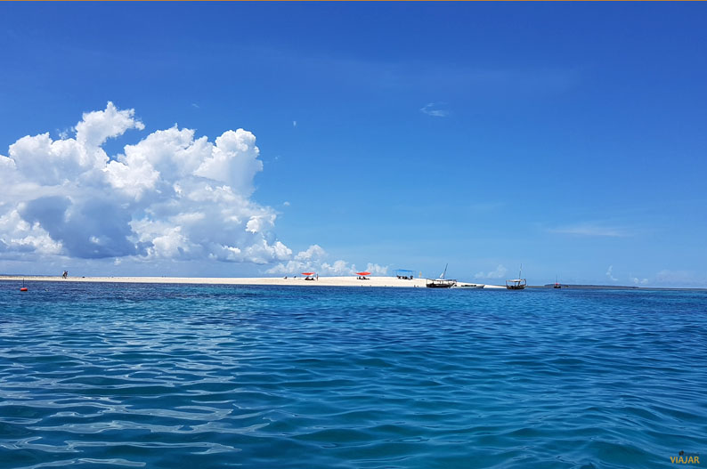 Rumbo al banco de arena. Crucero Safari Blue. Zanzibar