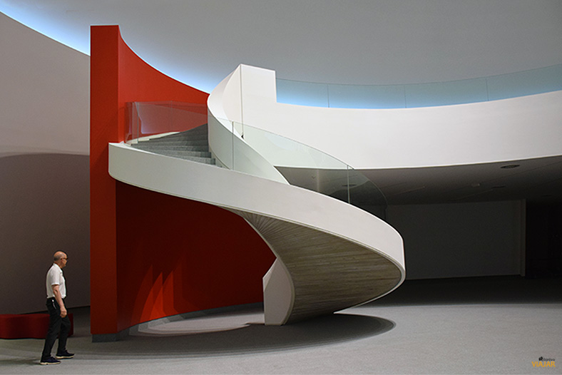 Escalera de la Cupula del Centro Niemeyer. Aviles