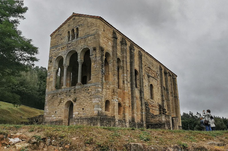 Santa Maria del Naranco. Oviedo. Oferta cultural de Oviedo