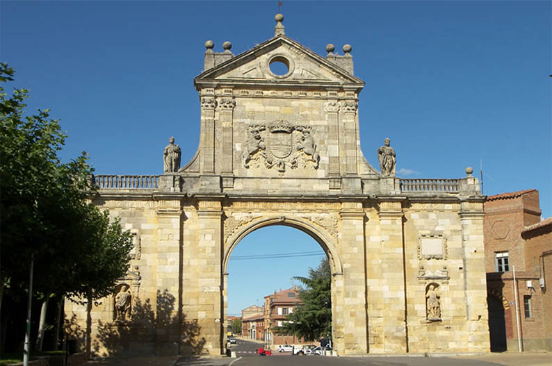 Arco de San Benito. Sahagun