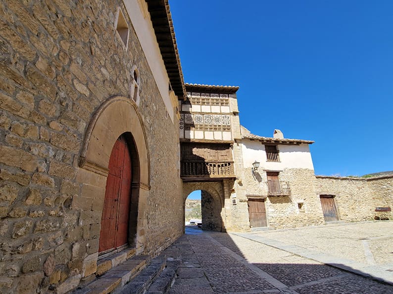 Qué ver en Mirambel, uno de los pueblos más bonitos de España y la joya del Maestrazgo turolense