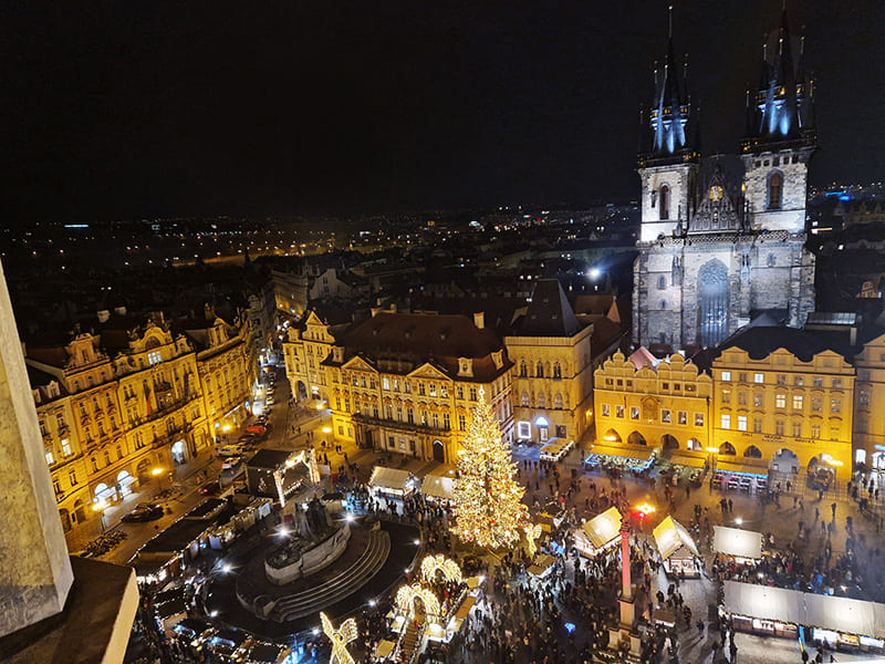 Mercado de la plaza de la Ciudad Vieja de Praga